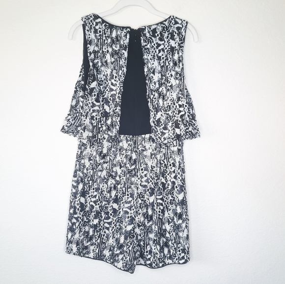 Bebe Sequined Embellished V-Neck Reputation Style Romper 10 - Picture 4 of 7